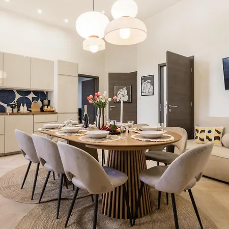 Bold 5br Art Escape Opera & Andrassy Avenue Apartment *