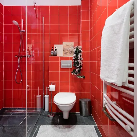 Bold 5br Art Escape Opera & Andrassy Avenue Apartment *