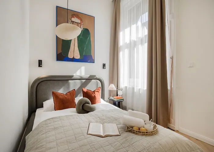 Bold 5br Art Escape Opera & Andrassy Avenue Apartament *