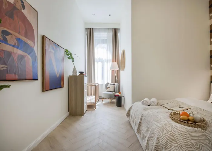 Appartamento Bold 5br Art Escape Opera & Andrassy Avenue *