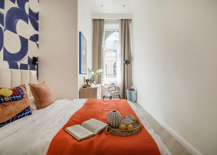 Apartament Bold 5br Art Escape Opera & Andrassy Avenue Budapesta