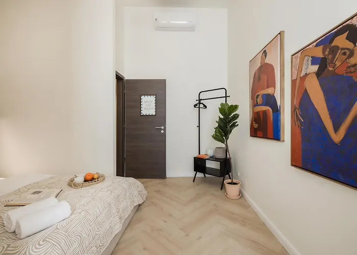 Bold 5br Art Escape Opera & Andrassy Avenue *