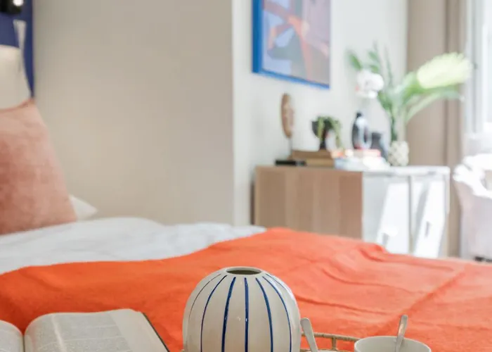 Bold 5br Art Escape Opera & Andrassy Avenue *