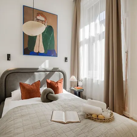 Bold 5br Art Escape Opera & Andrassy Avenue Appartement *