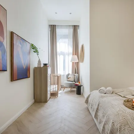 Appartement Bold 5br Art Escape Opera & Andrassy Avenue *