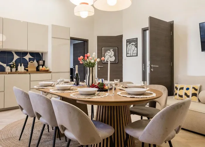 Bold 5br Art Escape Opera & Andrassy Avenue Appartement *