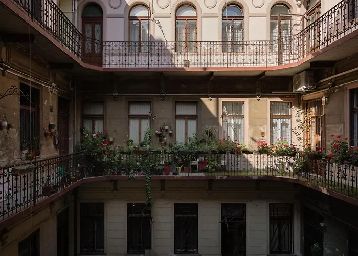 Bold 5br Art Escape Opera & Andrassy Avenue Apartamento