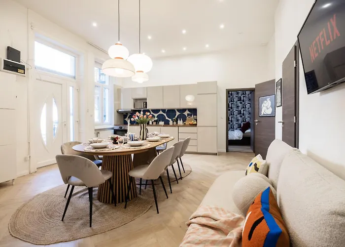 Apartamento Bold 5br Art Escape Opera & Andrassy Avenue